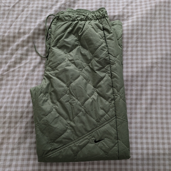 Nike Women's Quilt High Rise Omni-Heat HBR Pants Medium - Picture 2 of 6